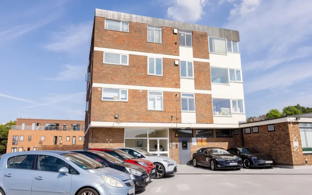 Guildford Town Centre Apartment 55 Tv, Netflix