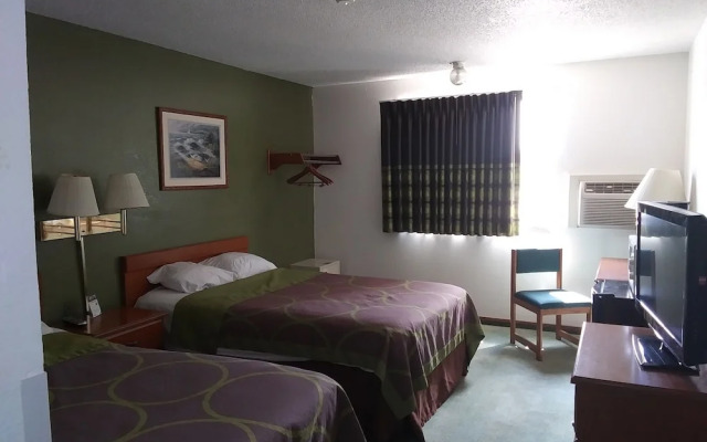 Super 8 by Wyndham Kingdom City