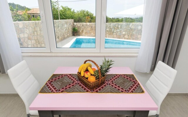 Stunning Home in Radovcici With Wifi and 4 Bedrooms