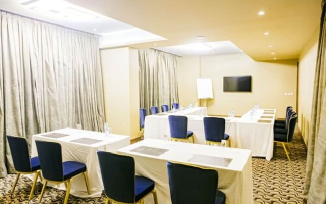Royal Residences by Design Union