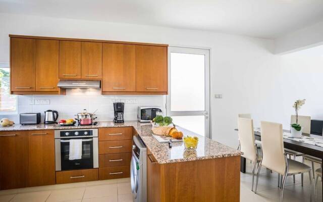Villa White Jasmin