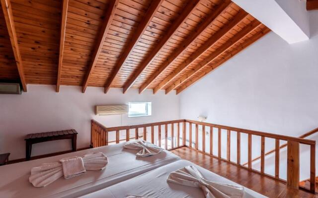 Apartment4 50 metres from THE Sea 'NEW LISTING'