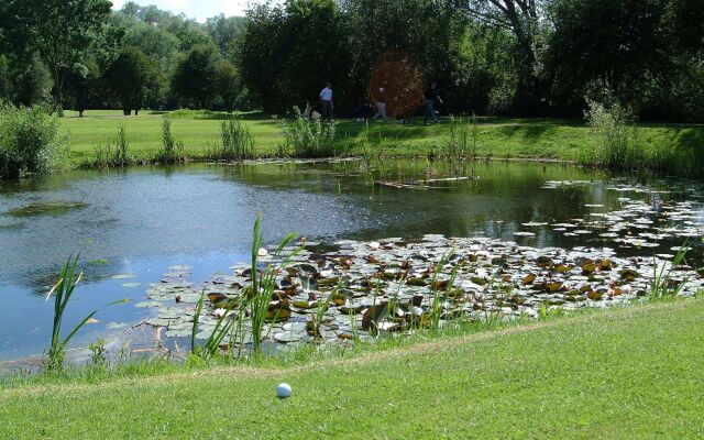 Wyboston Lakes Willows Suite