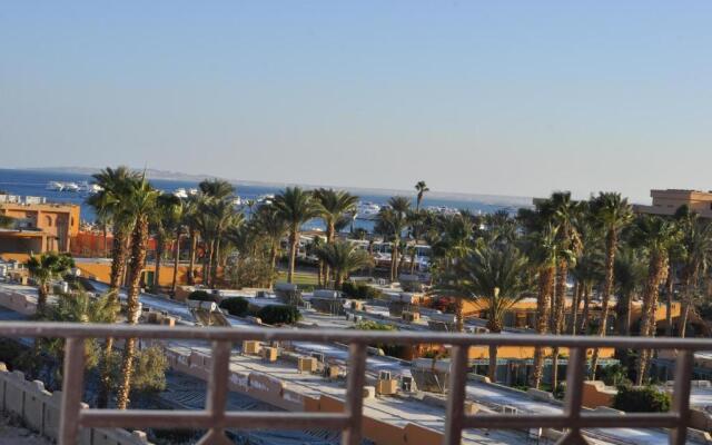 luxury Two bedroom Apartment with sea view