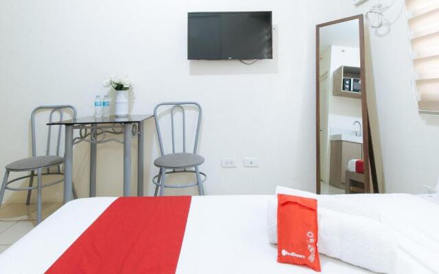 RedDoorz Plus @ Urban Deca Tower Edsa 2