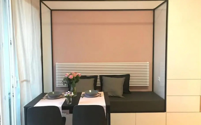 Sunny home with cute dragon in the center+parking