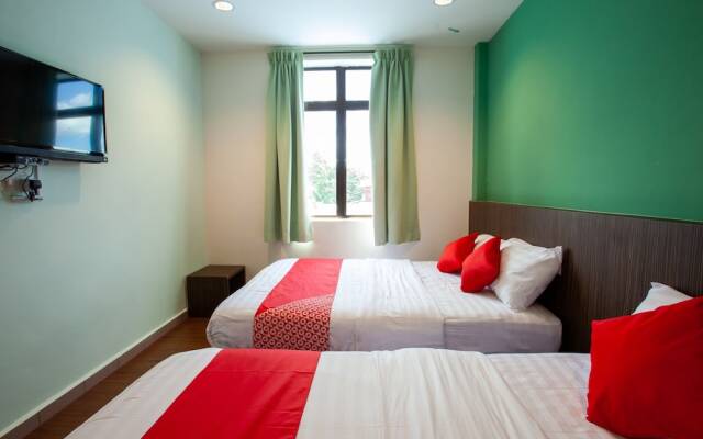 OYO 89487 Space Hotel