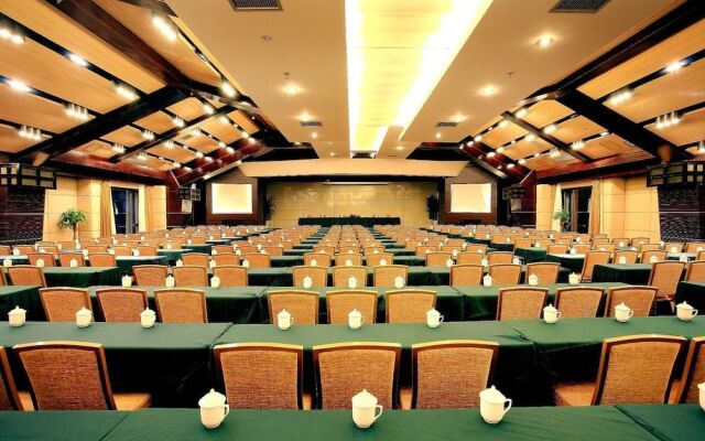 Jasper International Hotel