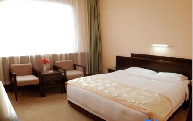 Ulanqab Yingshan Hotel (Jining South Railway Station)