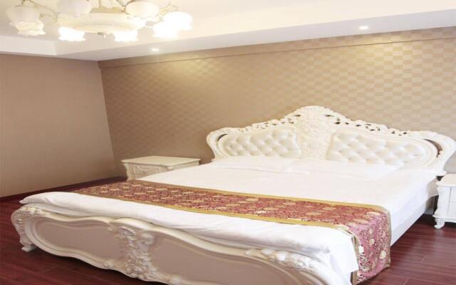 Dalian Jiuxing Apartment