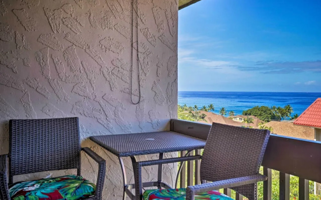 Kona Condo w/ View, Walk to Beach & Restaurants