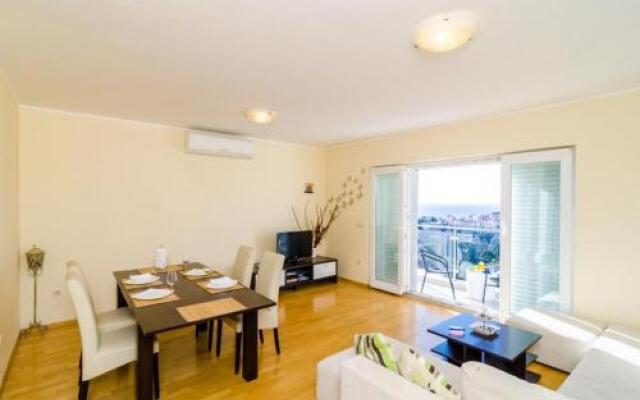 Niko's Sea View Apartment