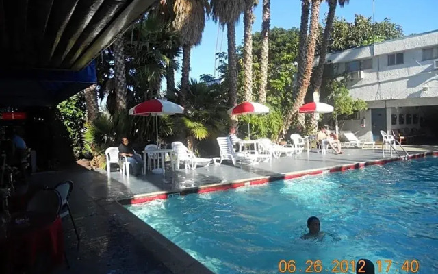 Tradewinds All Suite Hotel