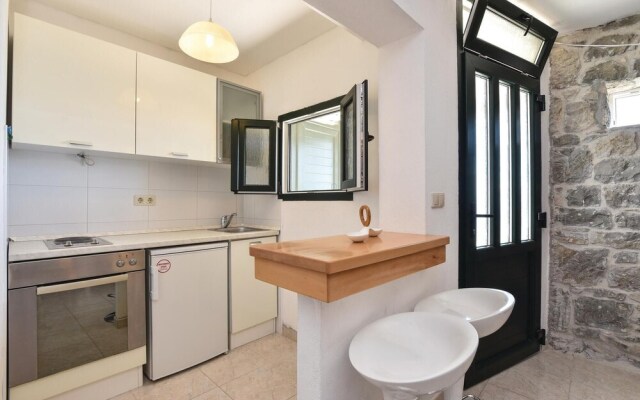 Awesome Home in Pisak With 3 Bedrooms, Private Swimming Pool and Wifi