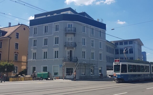 ZH Tiger - Altstetten Hitrental Apartment