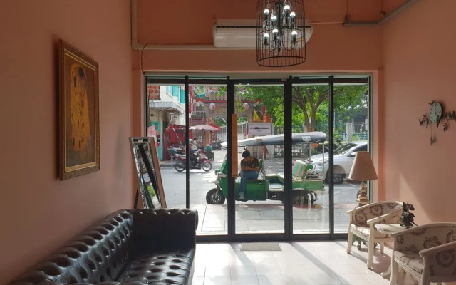 One Bangkok Hostel @Love District