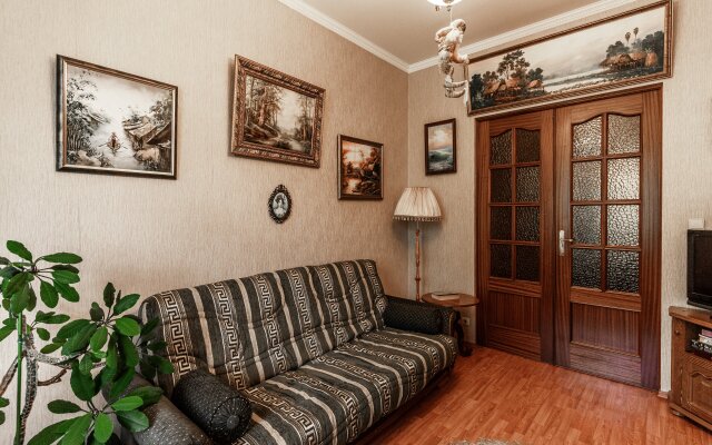 Квартира Малоохтинский 84б