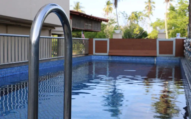 Eagle Bay Hotel
