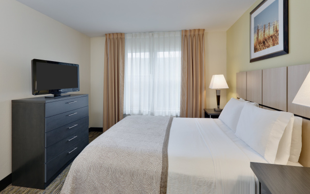 Candlewood Suites Market Center by IHG
