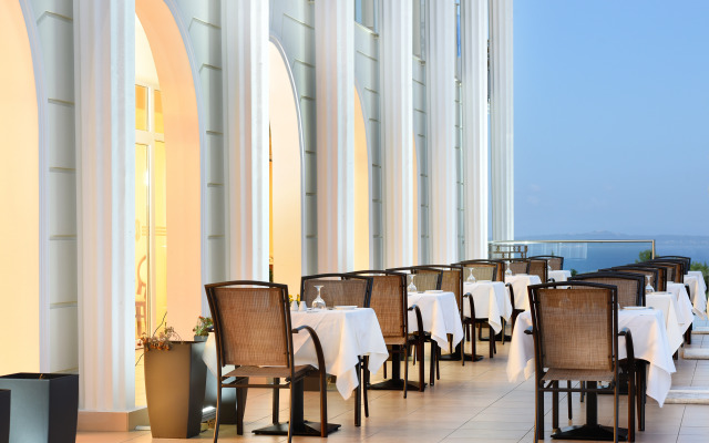 Avalon Palace Hotel