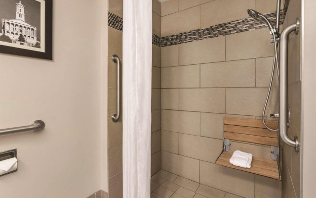 Country Inn & Suites by Radisson, Nashville Airport East, TN