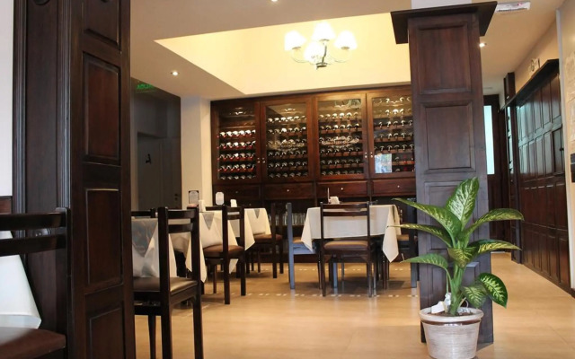 Alma Mendoza Hotel