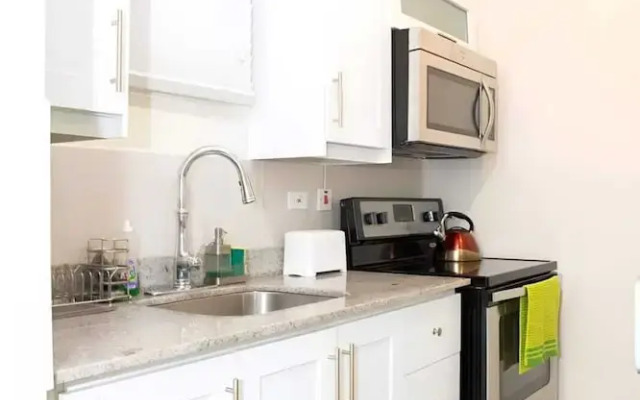 1-bed Smart Access Condo Near Bob Marley Museum