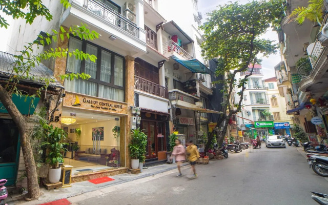 Galliot Central Hotel