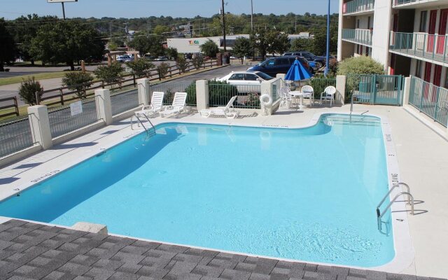 Somatel Nashville Airport Hotel