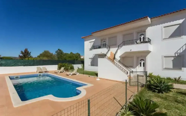 Inviting 2-bed Apartment in Albufeira