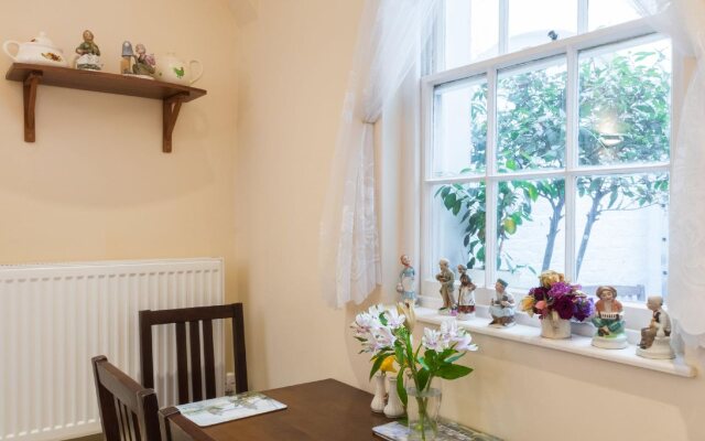 Albro House Hotel