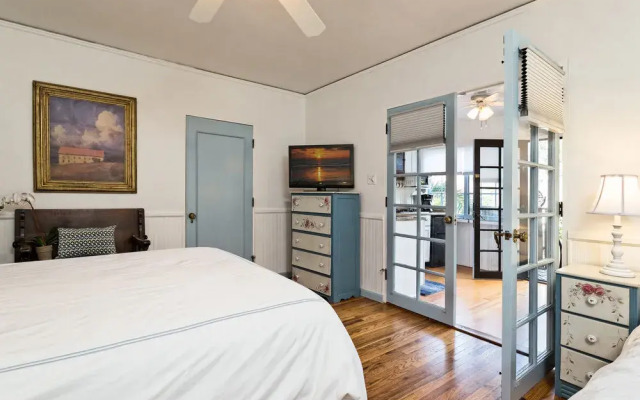 Old Yacht Club Inn Vacation Rentals