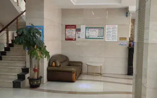 Cenxi Yuanfeng Hotel (Tanhua Bus Station)