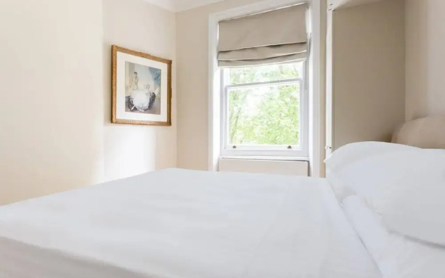 Egerton Gardens IX by Onefinestay