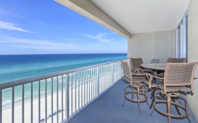 Palazzo 502 687065 by RedAwning
