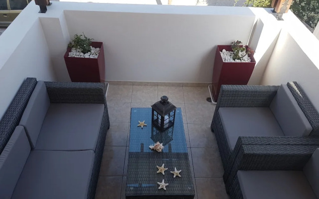 Santorini Family Apartments