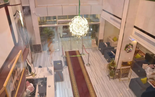 Golden Armada Hotel