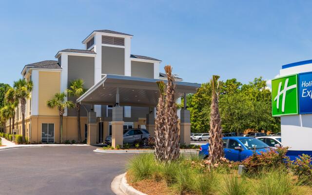 Holiday Inn Express Charleston, an IHG Hotel