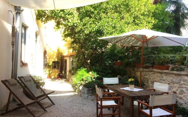 La Petite Maison