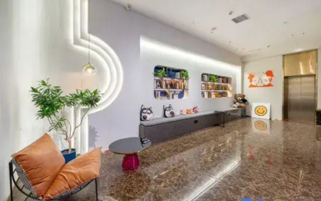 Xi Fali Hotel (Nanning East Railway Station Jinqiao Bus Station)