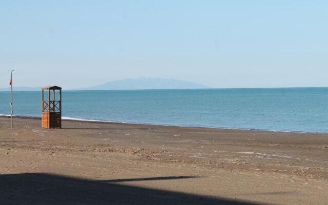 Liberius a soli 100m dal mare