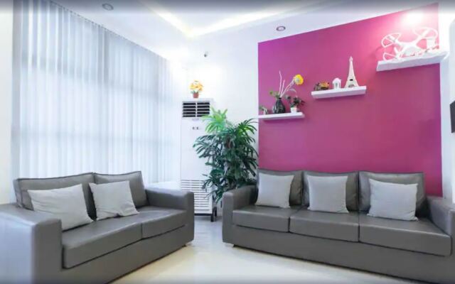 RedDoorz Plus Near SM Lanang Davao