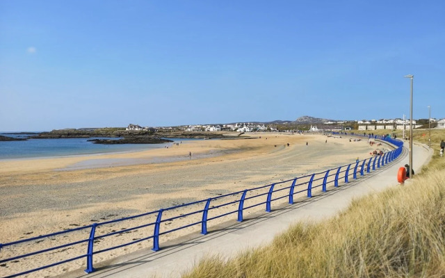 Tyn Towyn - Ty Glas Golau