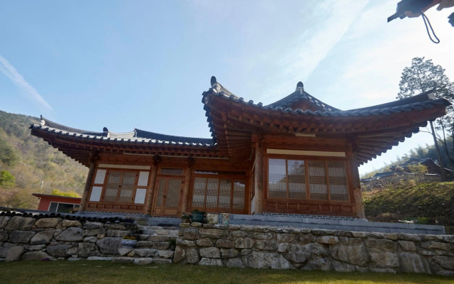 Wanju Hanok Pension Hyurim