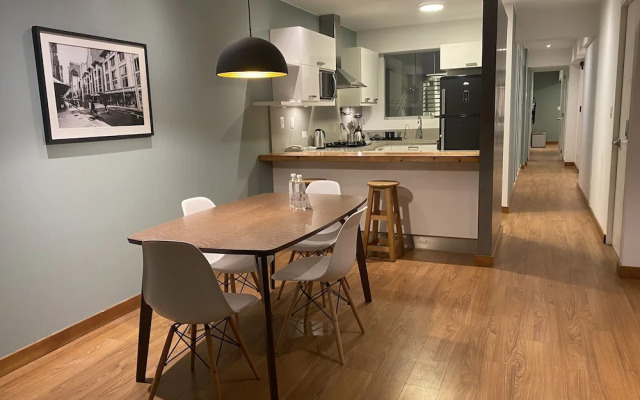 Lovely 2BR with Balcony in Miraflores