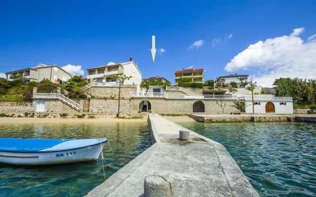 Apartments and Rooms Krstinić