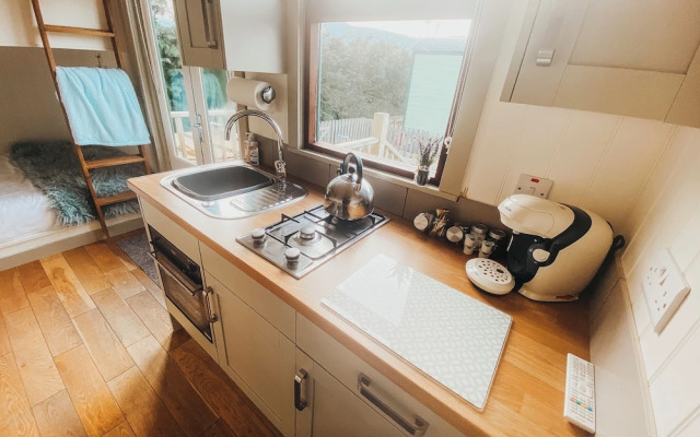 Erw Glas Glamping and Camping
