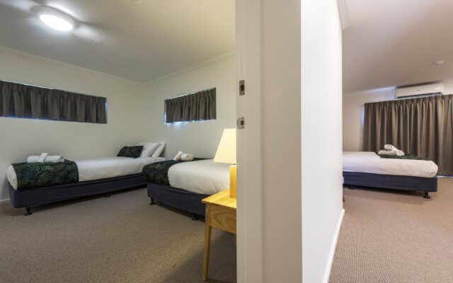 MAS Country Club Maclean Motel