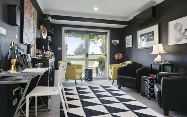 ArtHouse Bed & Breakfast