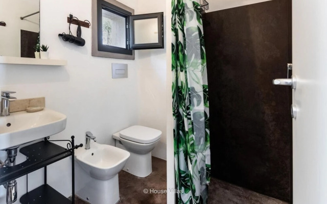 Harmonic Room in Avola